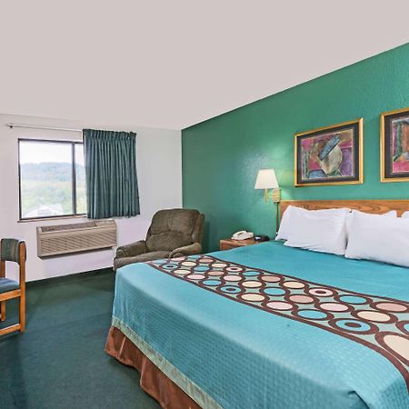 Super 8 By Wyndham New Stanton Hotell Exteriör bild
